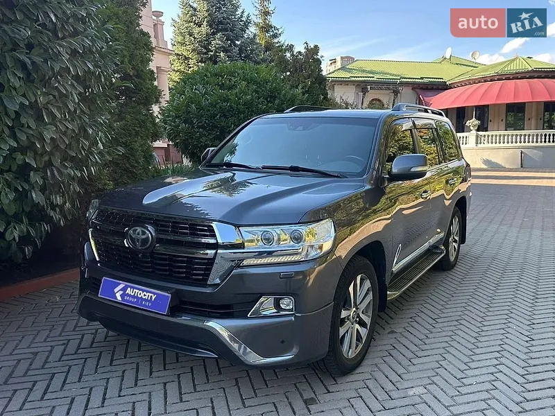 Toyota Land Cruiser