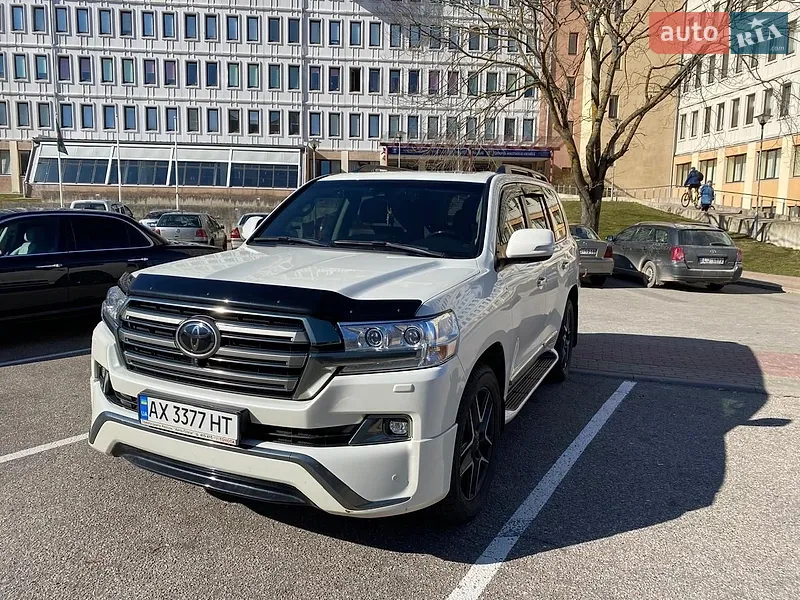 Toyota Land Cruiser