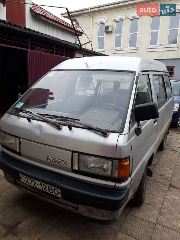 Минивэн Toyota LiteAce 1988 в Ровно фото Минивэн Toyota LiteAce 1988 в Ровно