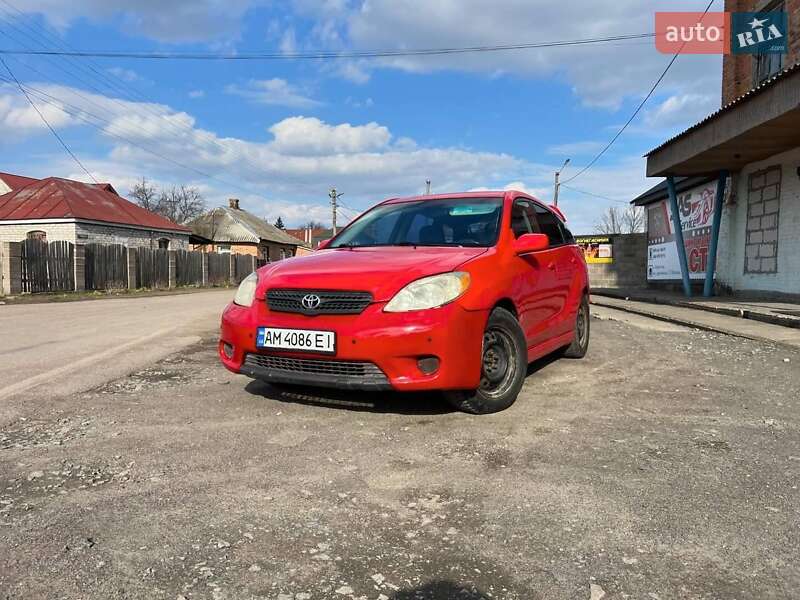 Хэтчбек Toyota Matrix 2005 в Коростене