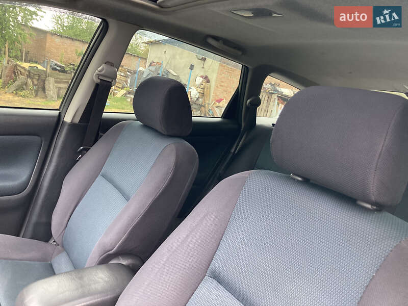 Хэтчбек Toyota Matrix 2005 в Виннице