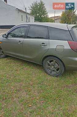 Хэтчбек Toyota Matrix 2004 в 