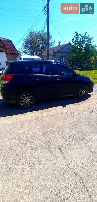 Хэтчбек Toyota Matrix 2003 в Очакове фото 4 Хэтчбек Toyota Matrix 2003 в Очакове