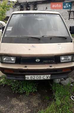 Минивэн Toyota Model-F 1985 в Шостке