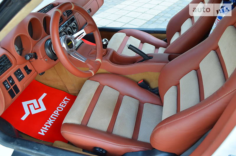 Кабриолет Toyota MR2 2000 в 