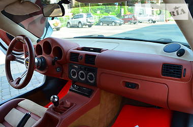 Кабриолет Toyota MR2 2000 в 