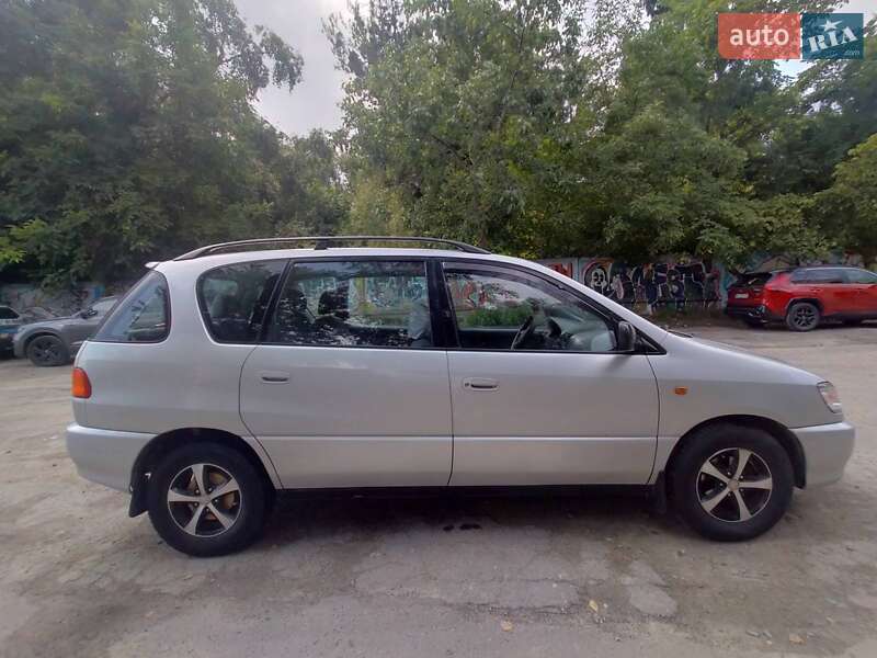 Мінівен Toyota Picnic 1998 в Львові