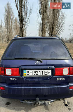 Мінівен Toyota Picnic 1999 в 