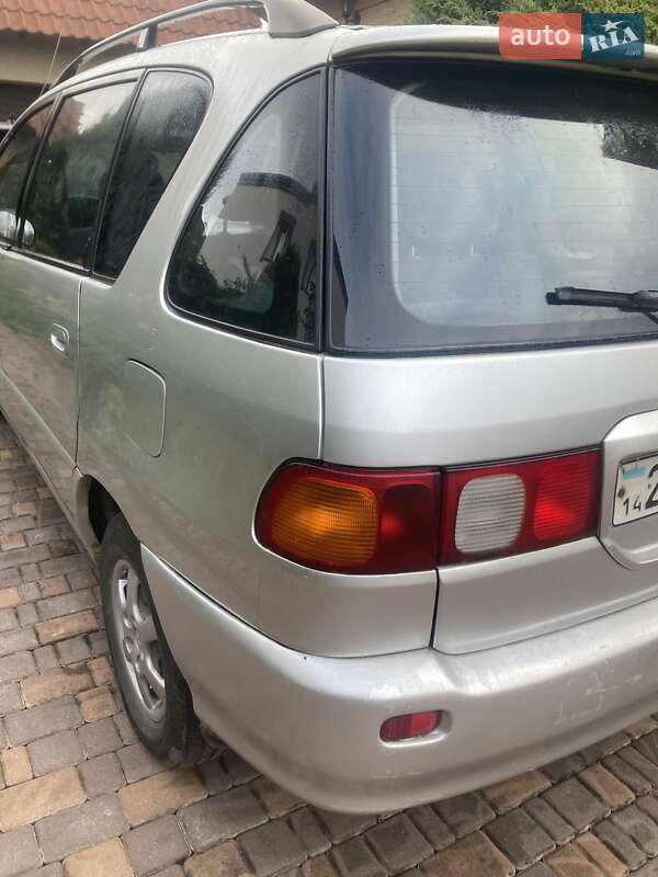 Мінівен Toyota Picnic 1998 в Рівному