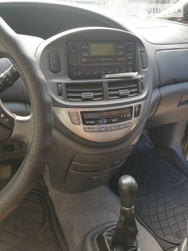 Минивэн Toyota Previa 2005 в Черновцах