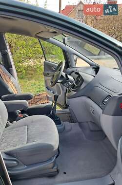 Минивэн Toyota Previa 2002 в 
