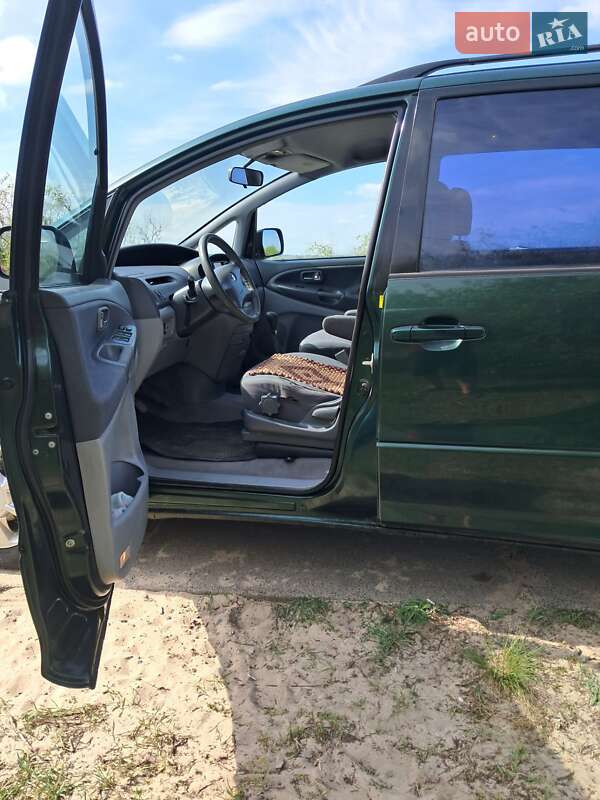 Мінівен Toyota Previa 2002 в Києві