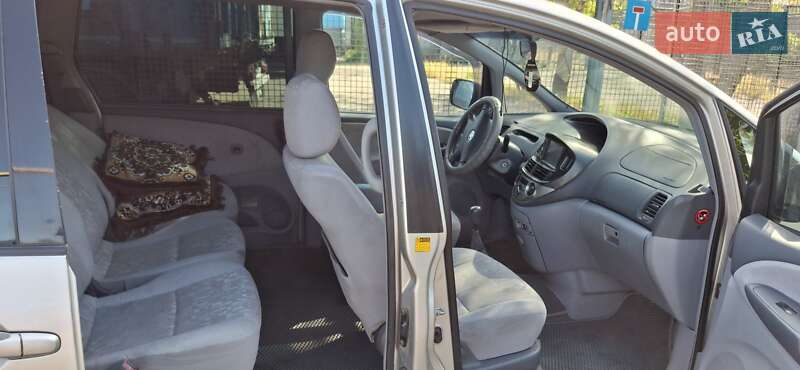 Минивэн Toyota Previa 2000 в Запорожье