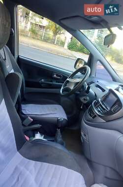 Минивэн Toyota Previa 2003 в 