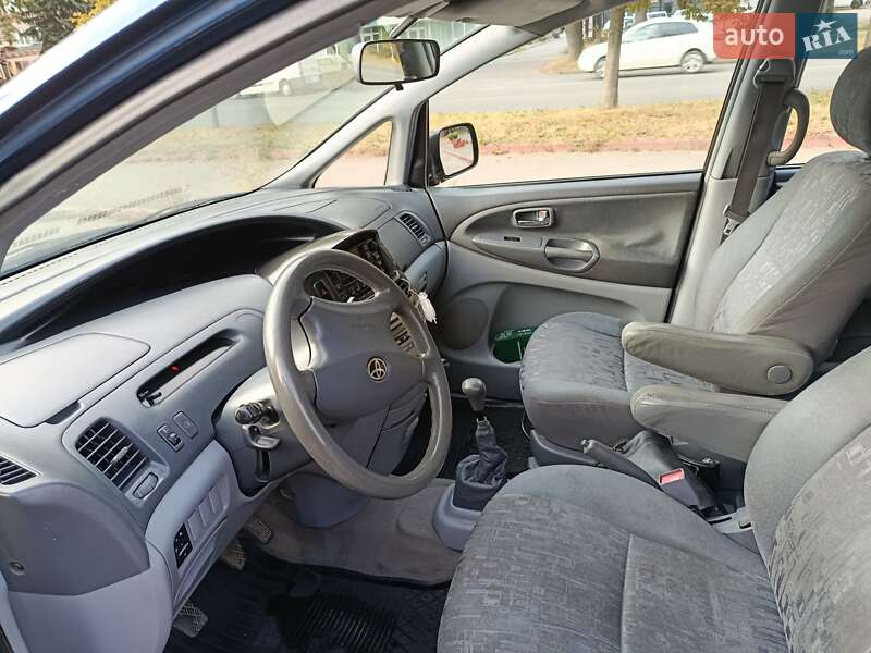 Минивэн Toyota Previa 2001 в Виннице