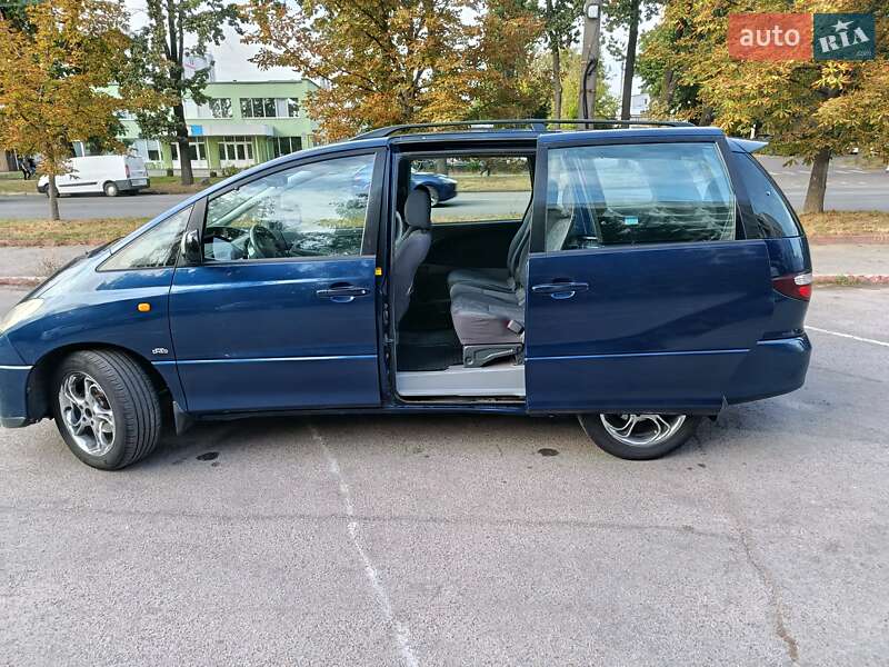 Минивэн Toyota Previa 2001 в Виннице
