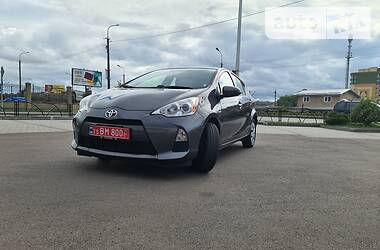 Седан Toyota Prius C 2013 в Луцке