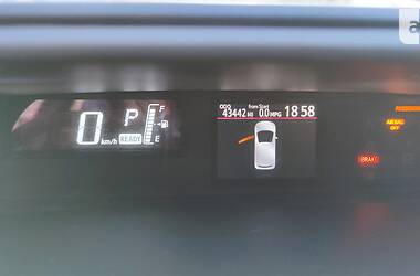 Хетчбек Toyota Prius C 2015 в Києві