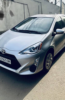 Хэтчбек Toyota Prius C 2016 в Одессе