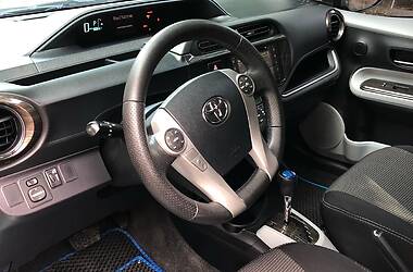 Хэтчбек Toyota Prius C 2014 в Днепре