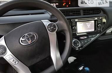 Хетчбек Toyota Prius C 2015 в Маріуполі