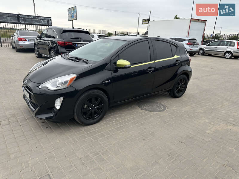 Хэтчбек Toyota Prius C 2015 в Одессе