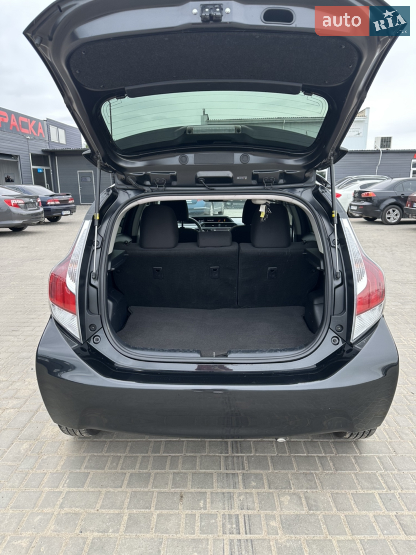 2015 Toyota Prius c - мініатюра 12