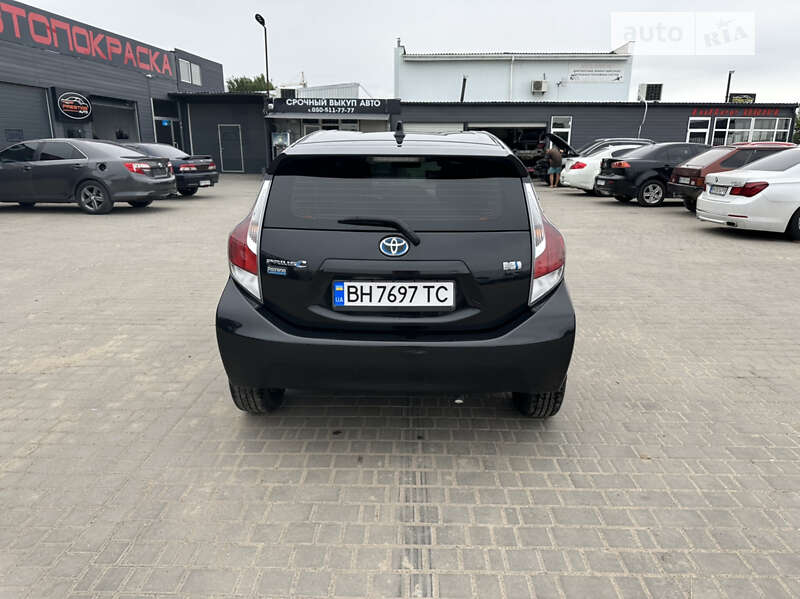 Хэтчбек Toyota Prius C 2015 в Одессе