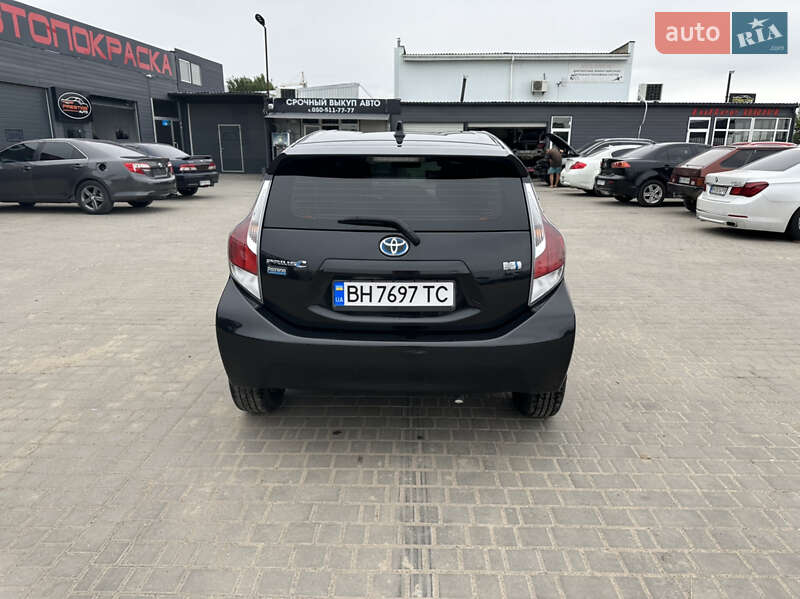 Хэтчбек Toyota Prius C 2015 в Одессе