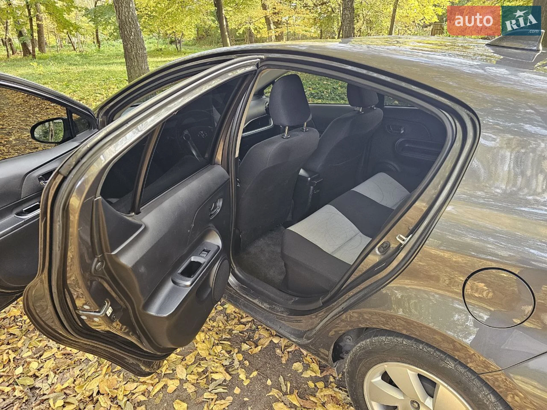 2016 Toyota Prius c - мініатюра 10
