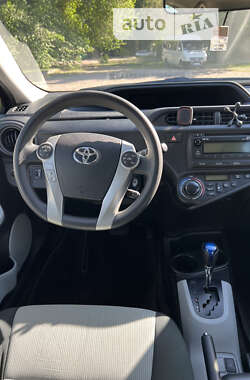 Хэтчбек Toyota Prius C 2014 в Харькове