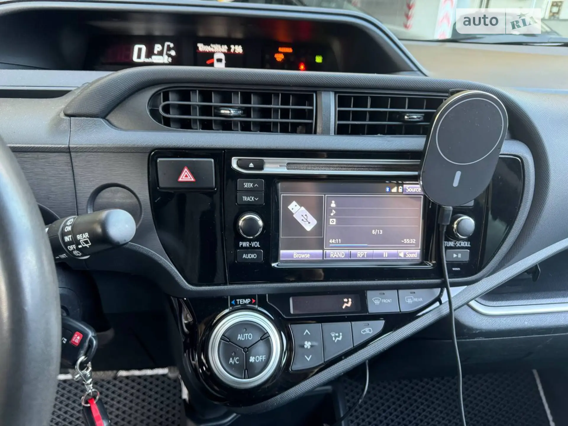 2015 Toyota Prius c - мініатюра 10