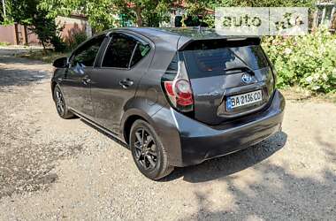 Хэтчбек Toyota Prius C 2014 в Кропивницком