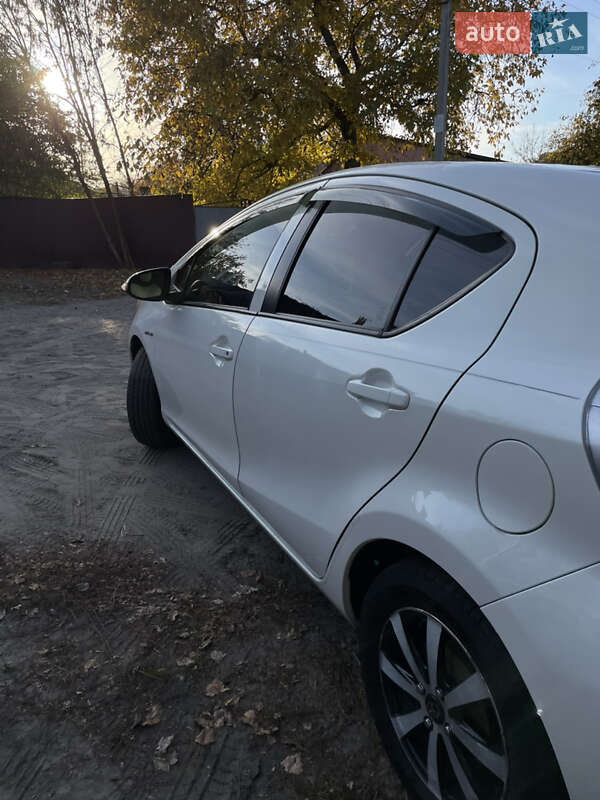 Хэтчбек Toyota Prius C 2014 в Полтаве