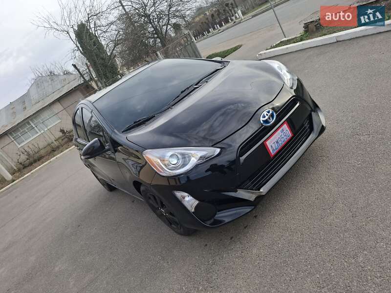 Toyota Prius C 2016