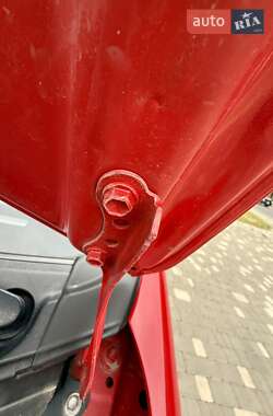 Хэтчбек Toyota Prius C 2012 в 