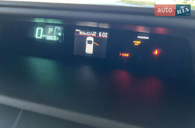 Хэтчбек Toyota Prius C 2013 в 