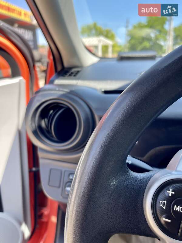 Хетчбек Toyota Prius C 2014 в Одесі
