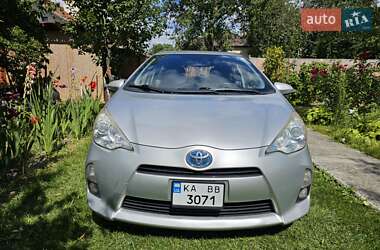 Хэтчбек Toyota Prius C 2013 в Киеве