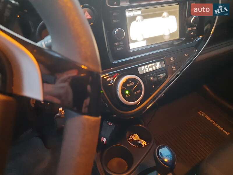Хэтчбек Toyota Prius C 2018 в Киеве