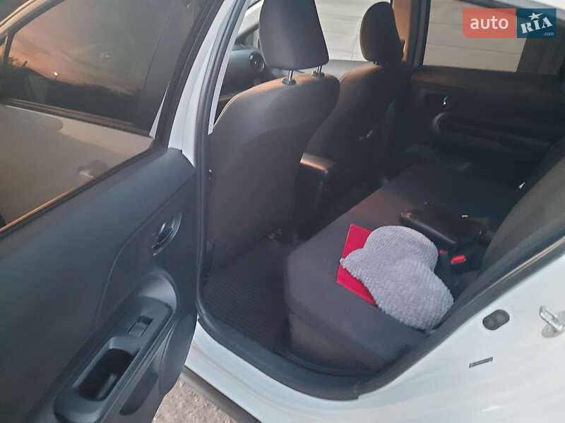 Хэтчбек Toyota Prius C 2018 в Киеве