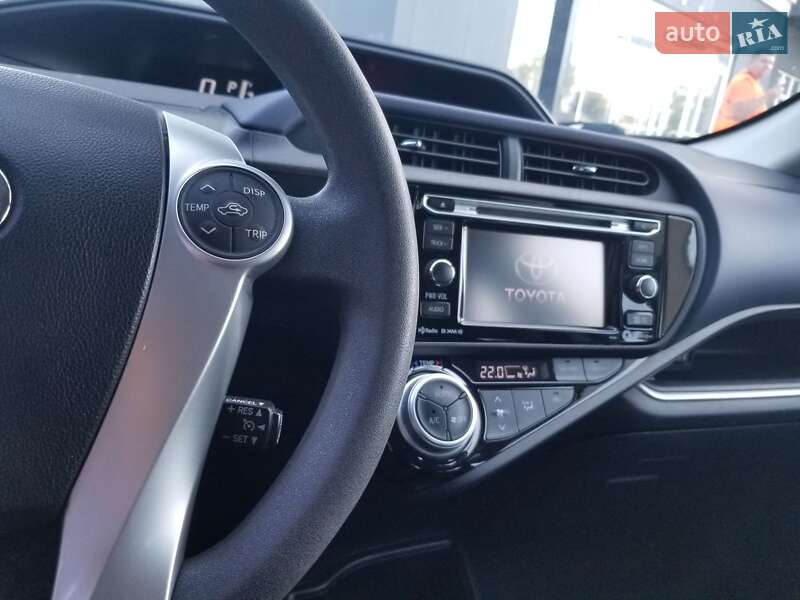 Хэтчбек Toyota Prius C 2016 в Одессе
