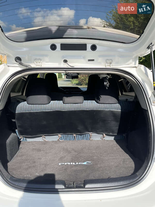 Хэтчбек Toyota Prius C 2013 в Львове