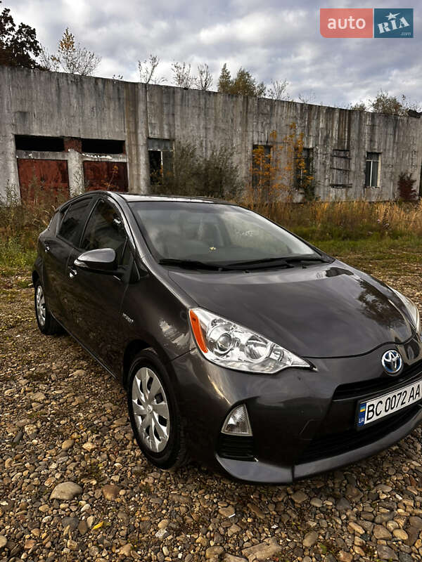 Хэтчбек Toyota Prius C 2014 в Трускавце