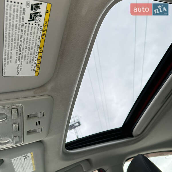 Хэтчбек Toyota Prius C 2015 в Киеве