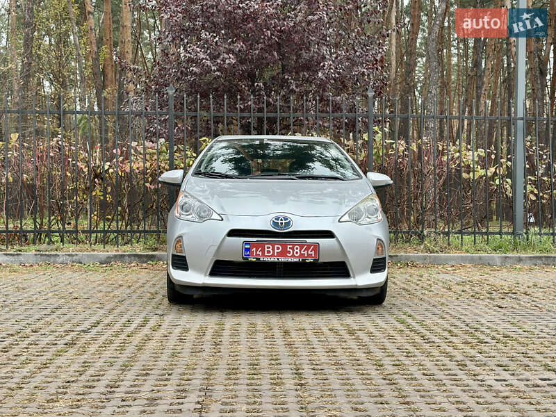 Хэтчбек Toyota Prius C 2014 в Киеве фото 2 Хэтчбек Toyota Prius C 2014 в Киеве