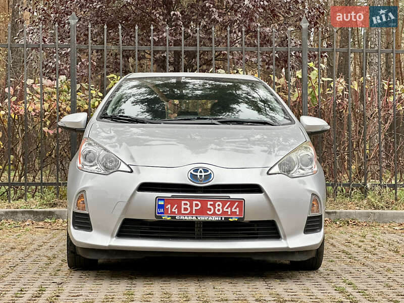 Хэтчбек Toyota Prius C 2014 в Киеве фото 3 Хэтчбек Toyota Prius C 2014 в Киеве