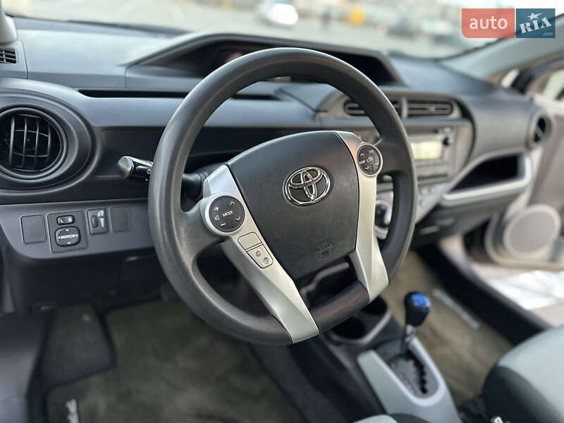 Хетчбек Toyota Prius C 2014 в Одесі фото 16 Хетчбек Toyota Prius C 2014 в Одесі