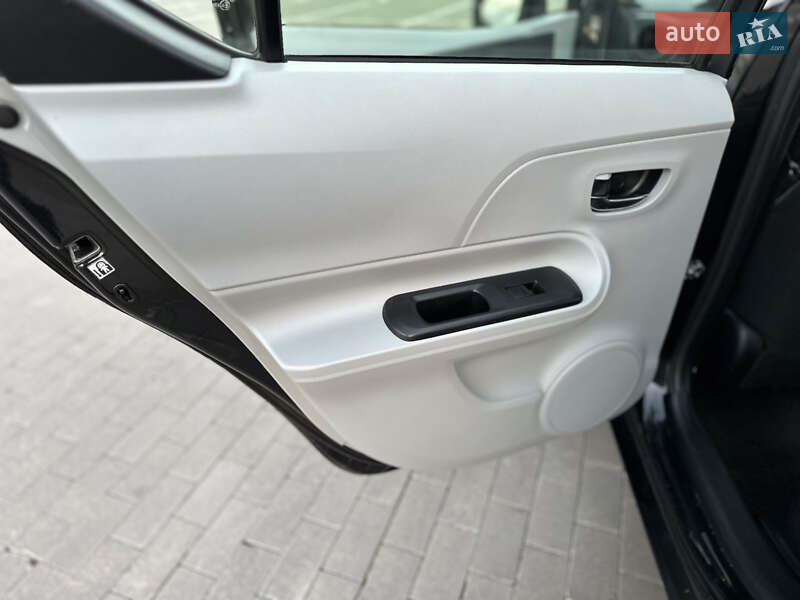 Хетчбек Toyota Prius C 2014 в Одесі фото 25 Хетчбек Toyota Prius C 2014 в Одесі