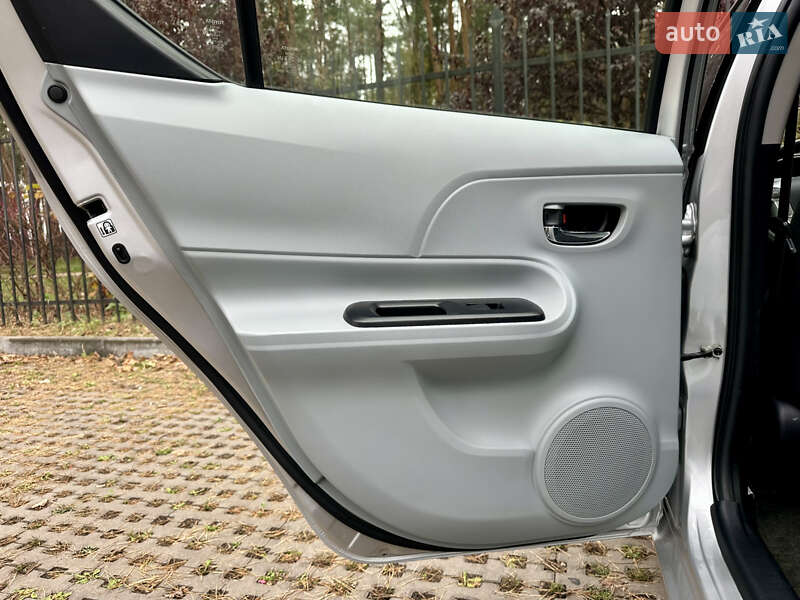 Хэтчбек Toyota Prius C 2014 в Киеве фото 27 Хэтчбек Toyota Prius C 2014 в Киеве